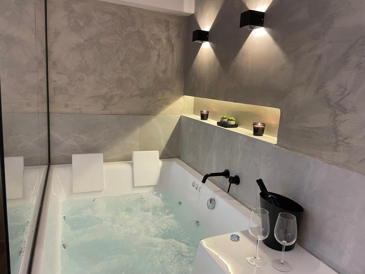 Jacuzzi Suite Ladadika Soluň Exteriér fotografie